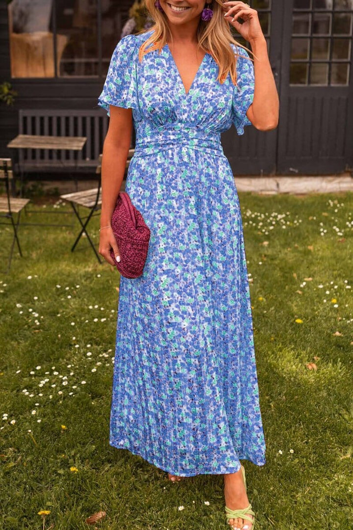 Alluring Elegance: Flattering Maxi Dress