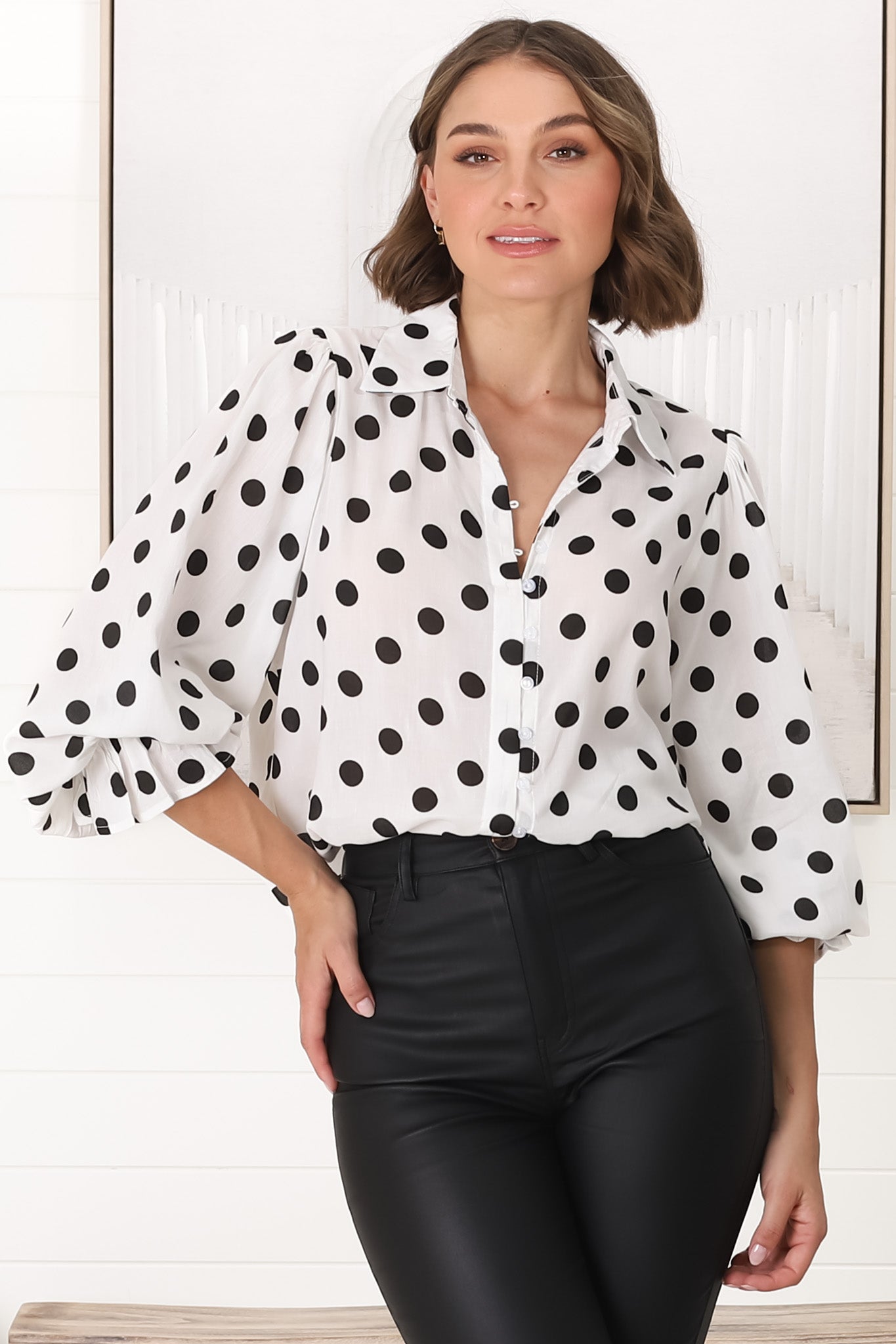 Effortless Linen Elegance Blouse