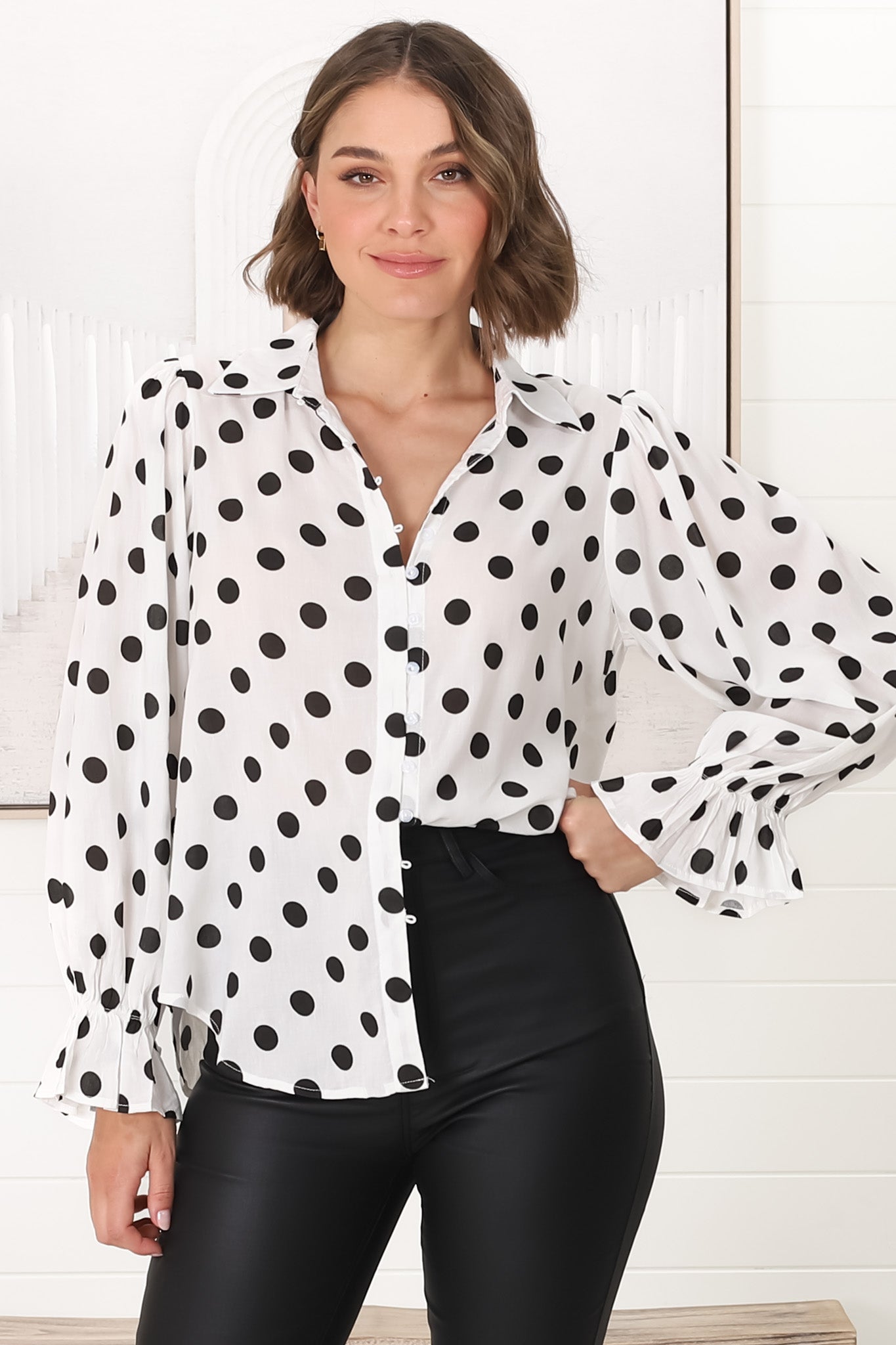 Effortless Linen Elegance Blouse