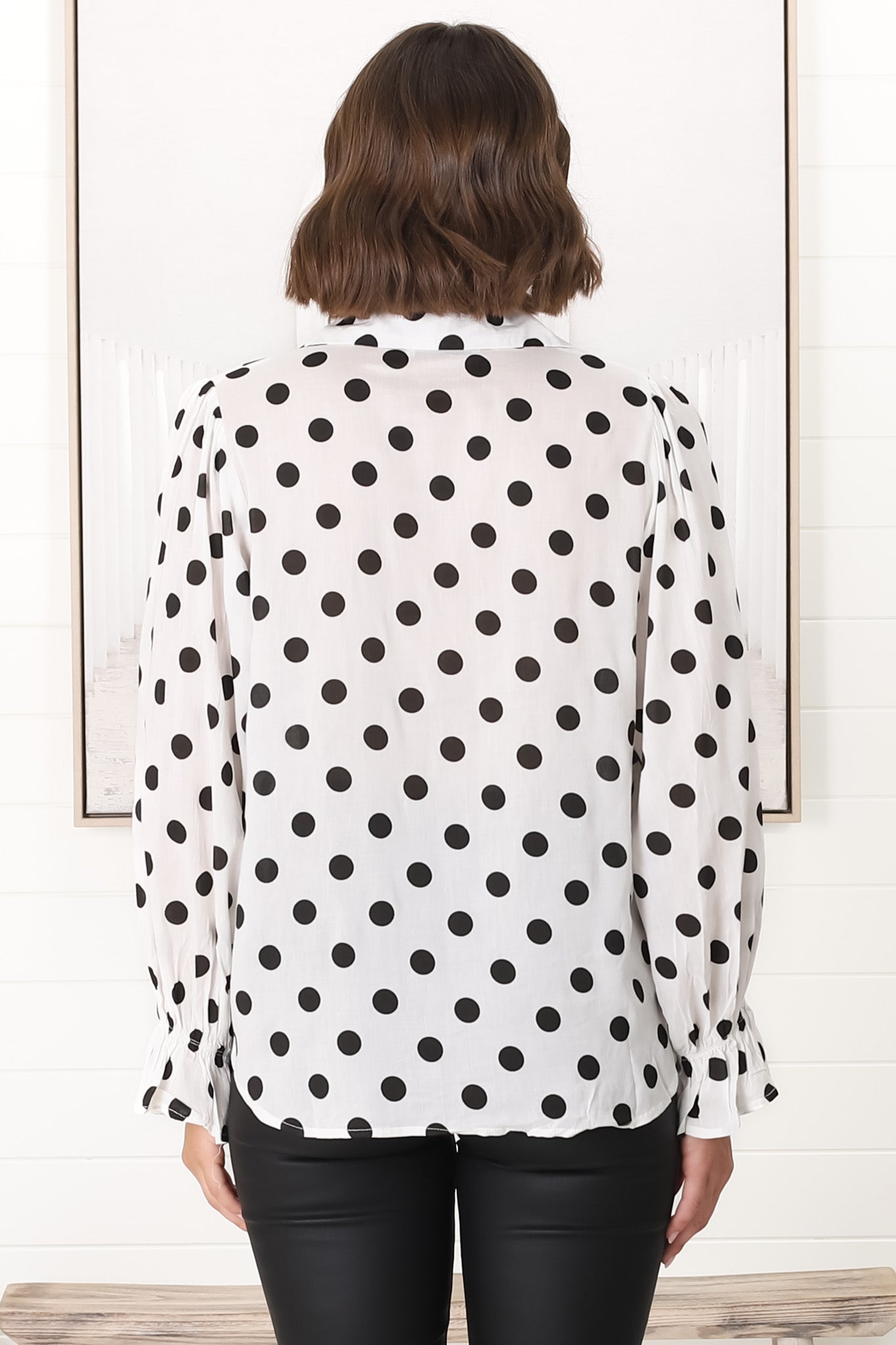 Effortless Linen Elegance Blouse