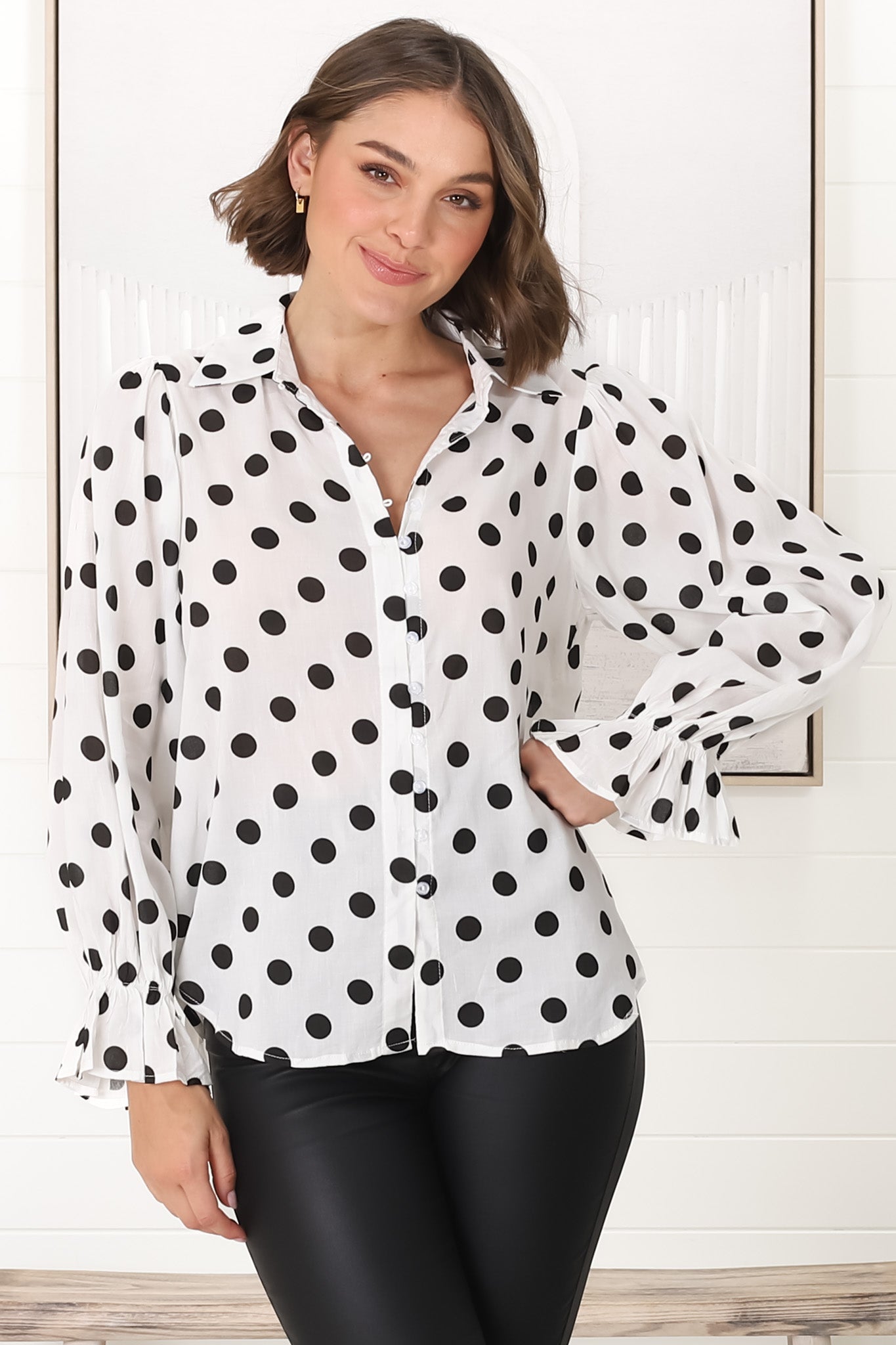 Effortless Linen Elegance Blouse