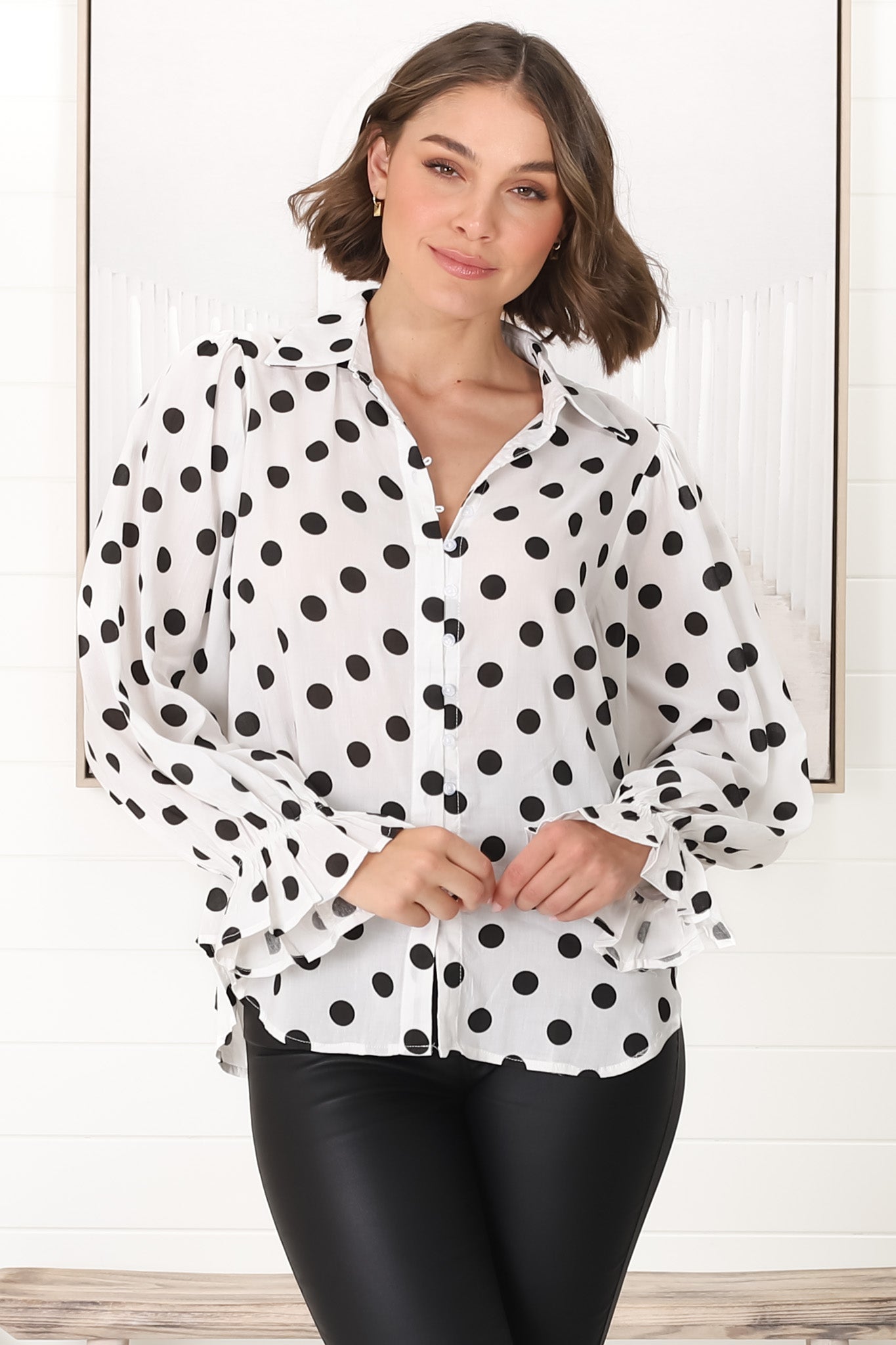 Effortless Linen Elegance Blouse