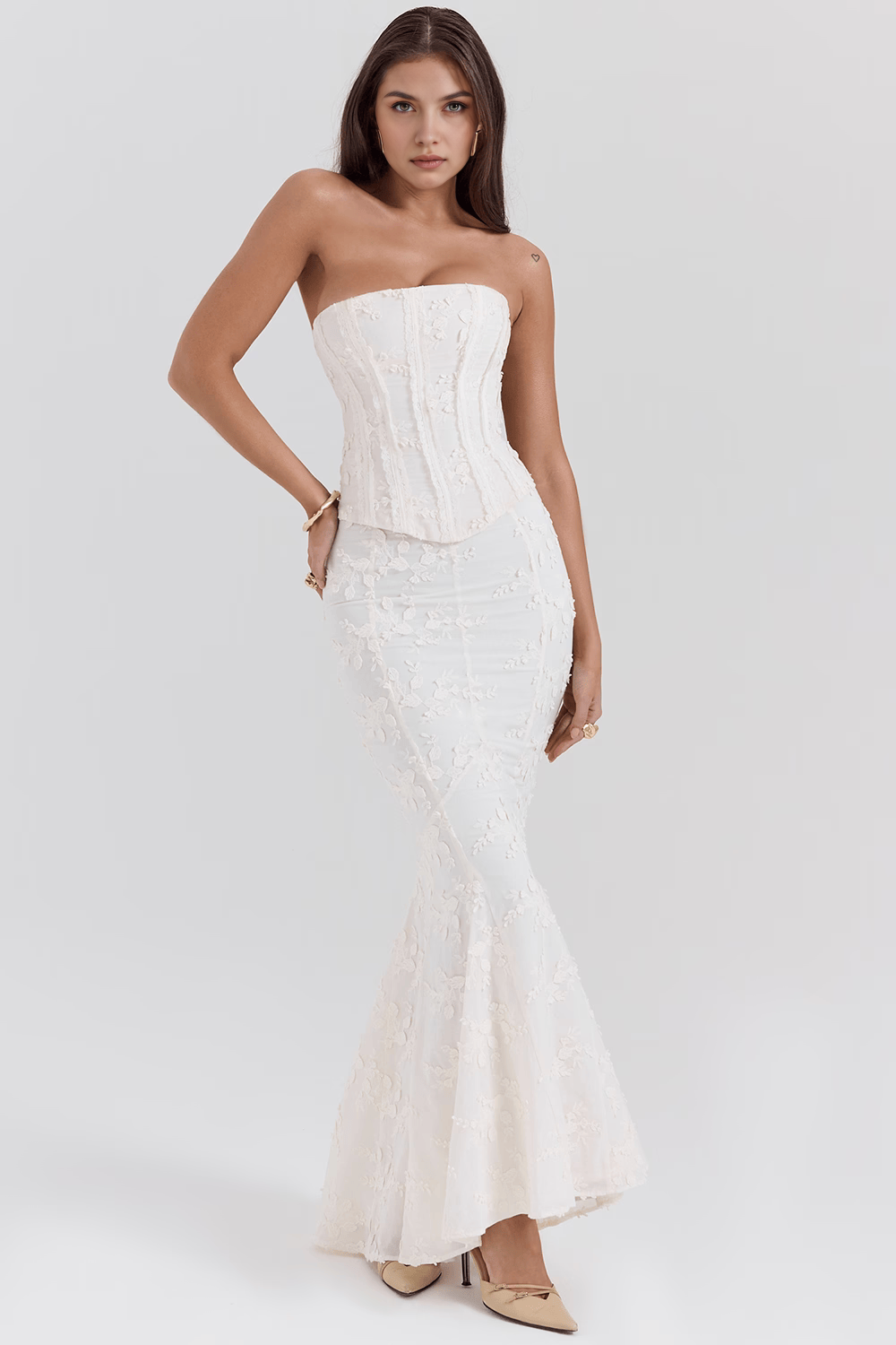 Elegant Ivory Wedding Gown