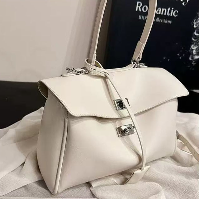 Everyday-Chic Compact Handbag
