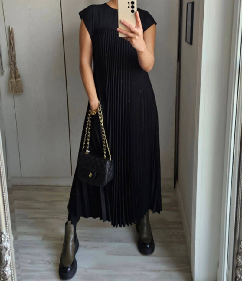 Everyday Elegance, Effortless Comfort Dress