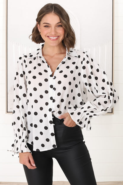 Effortless Linen Elegance Blouse