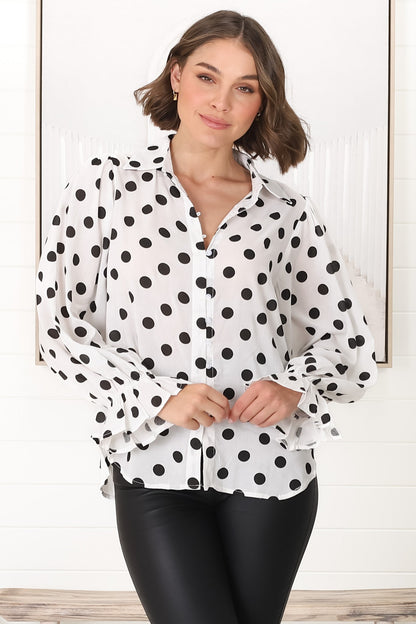 Effortless Linen Elegance Blouse