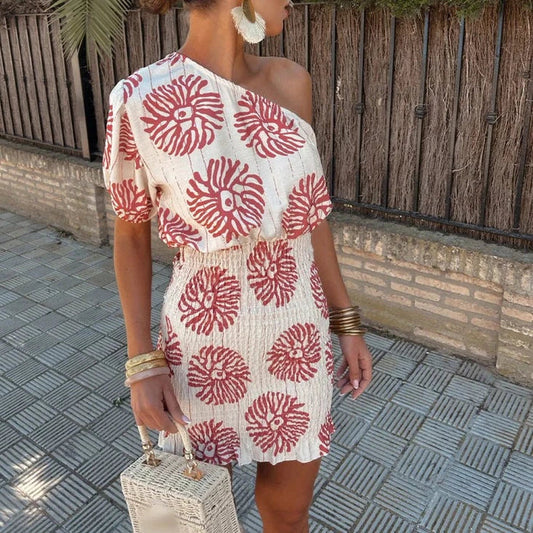 Chic Curve-Hugging Asymmetrical Dress