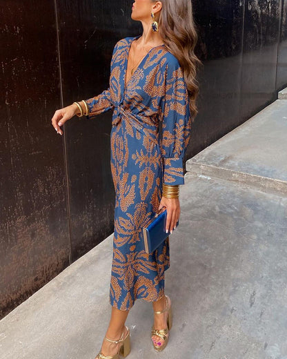 Effortless Vintage Chic V-Neck Dress