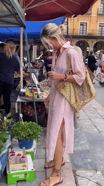 Effortless Comfort: Elegant Midi Dress